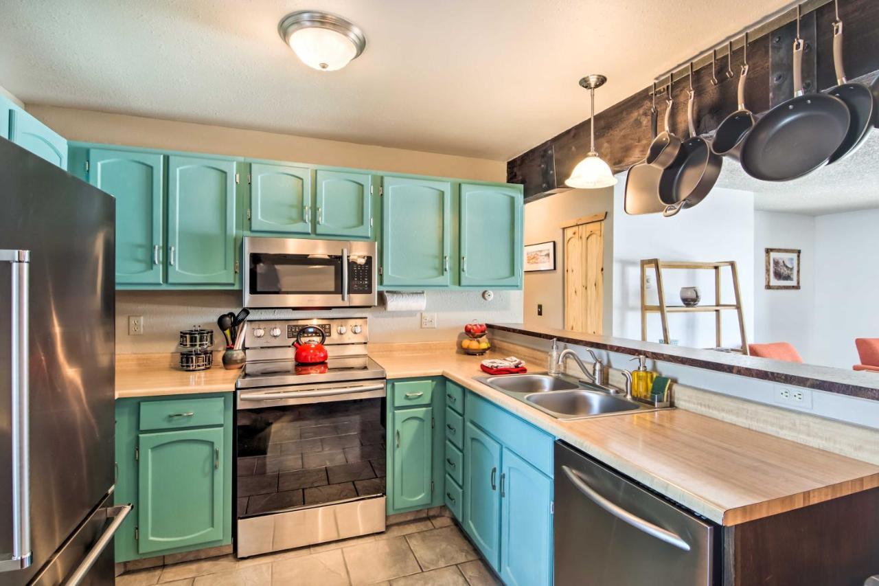 Updated Condo With Views And Deck Less Than 1 Mi To Гранд Лейк Екстериор снимка